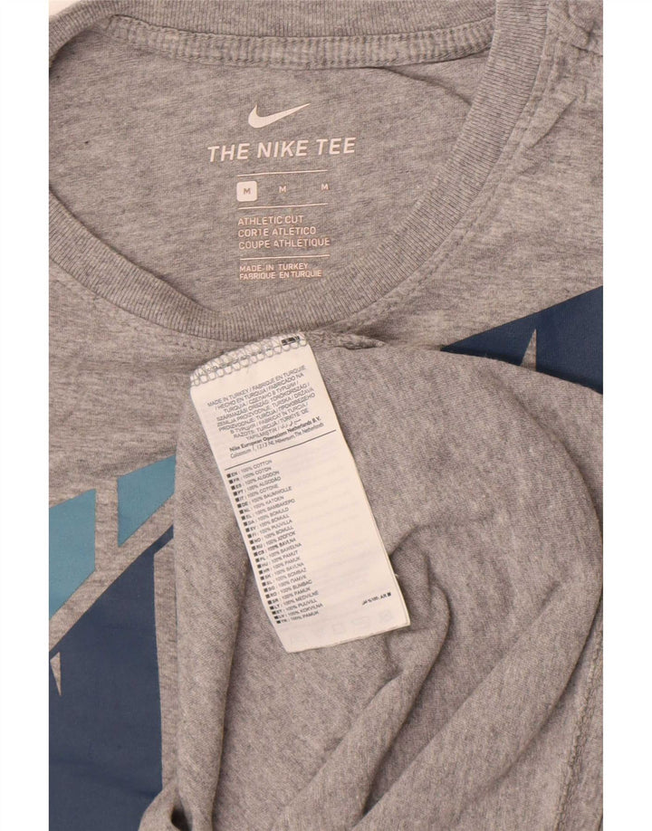 Camiseta masculina Nike Athletic Cut Graphic Top cinza médio algodão