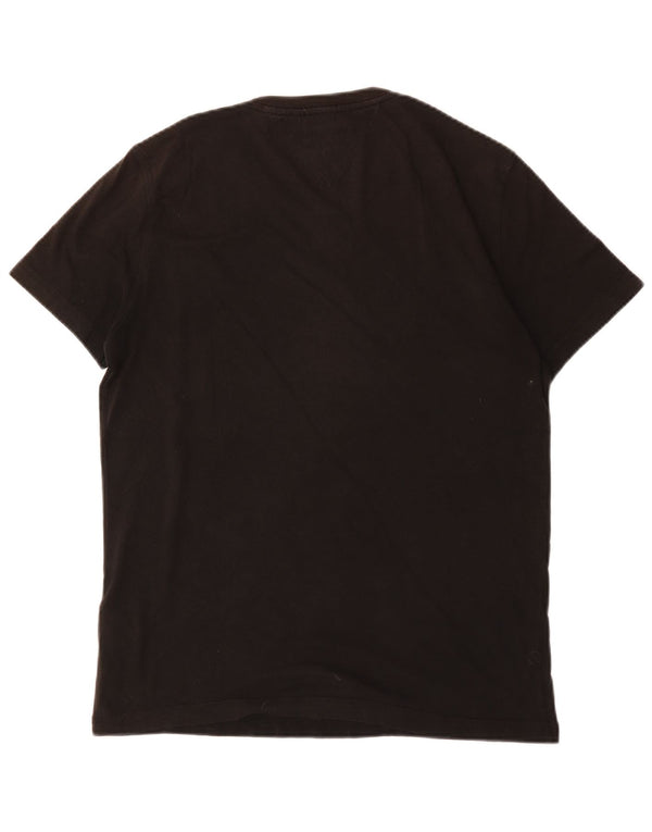 Camiseta masculina Tommy Hilfiger com estampa gráfica grande de algodão preto