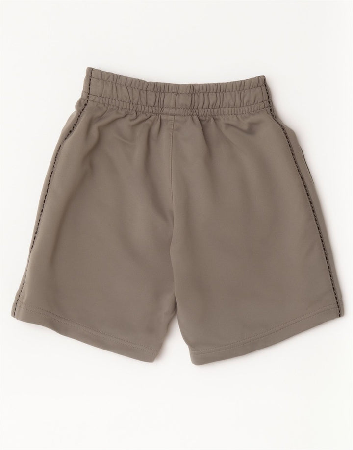Shorts esportivos Nike Boys 10-11 anos cinza médio esportivo