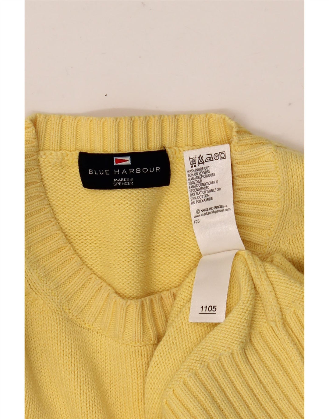 Suéter masculino Marks & Spencer Blue Harbor com gola redonda, amarelo médio