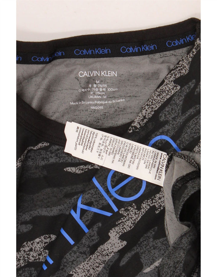 Camiseta masculina Calvin Klein com estampa gráfica, algodão camuflado preto médio