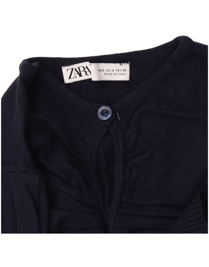 Suéter feminino Zara com gola redonda e botão curto Reino Unido 8 pequeno azul marinho