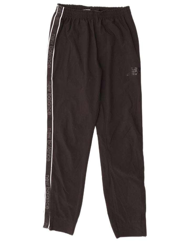 Calça esportiva masculina New Balance com estampa gráfica pequena de poliéster preto