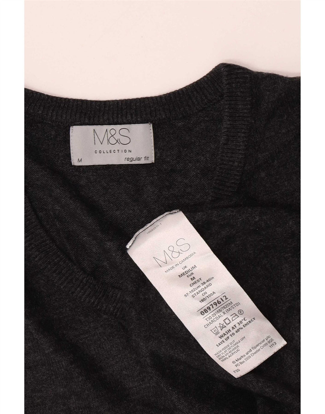 Suéter masculino Marks & Spencer com ajuste regular e decote em V cinza médio acrílico