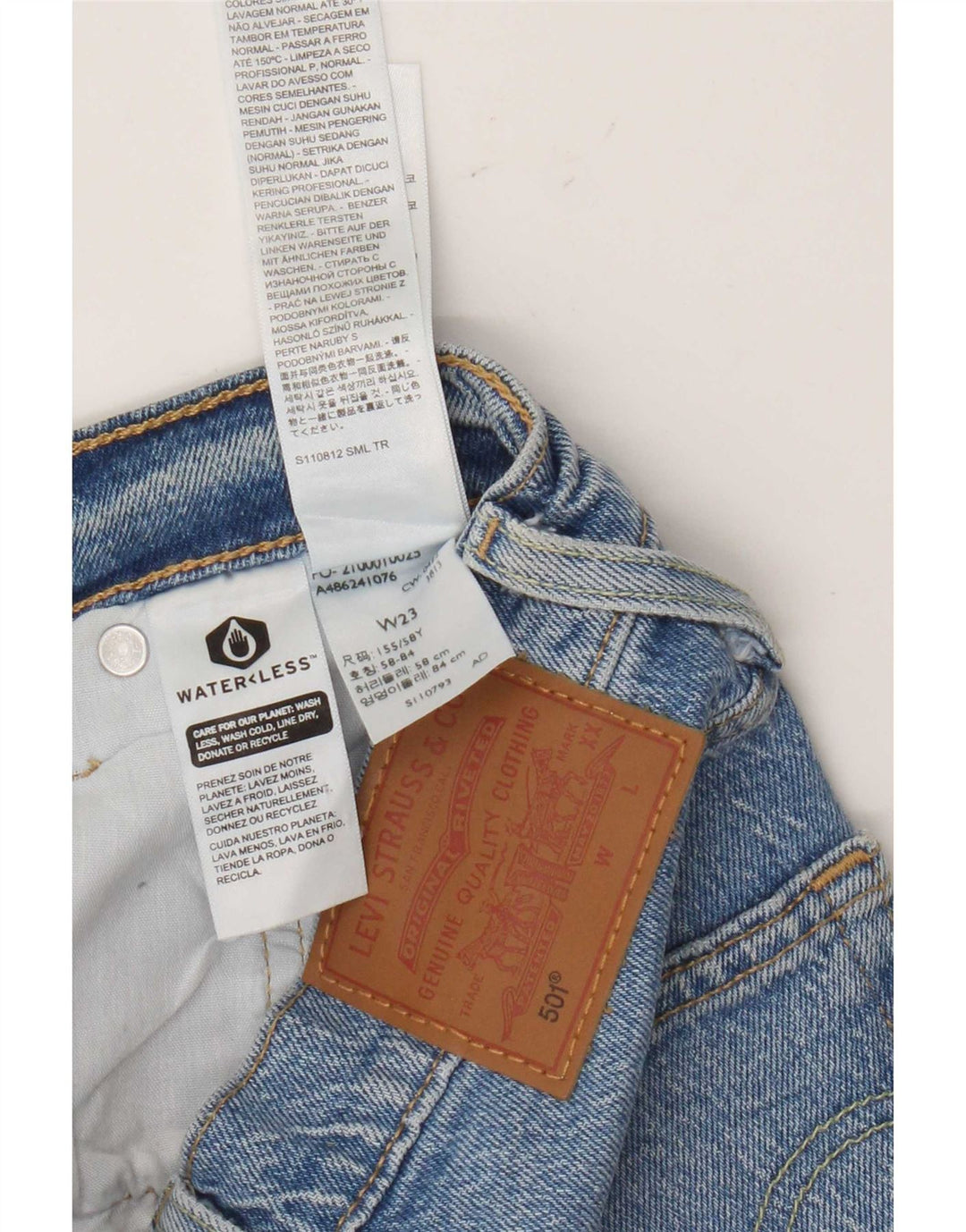 Shorts jeans feminino Levi's 501 desgastado W23 2XS algodão azul