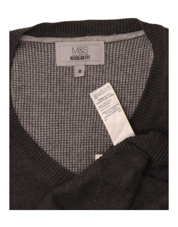 Suéter masculino Marks & Spencer com ajuste regular e decote em V cinza médio manchado