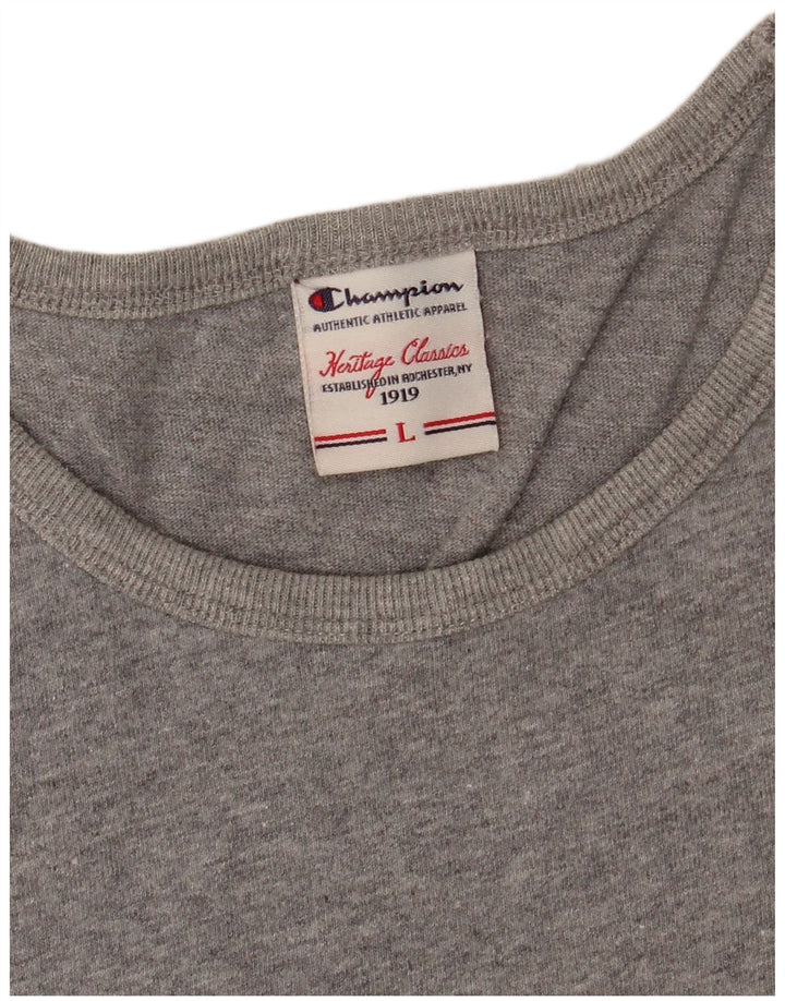 Camiseta feminina CHAMPION Heritage Classics com estampa UK 14 grande cinza