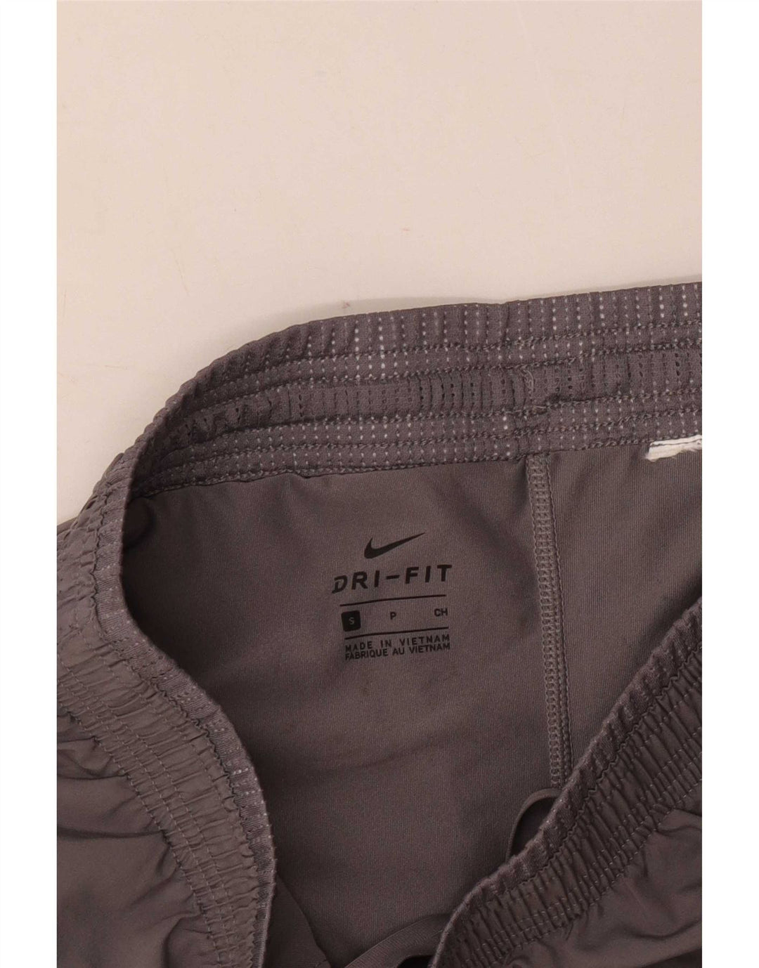 Shorts esportivos femininos Nike Dri Fit UK 10 cinza pequeno