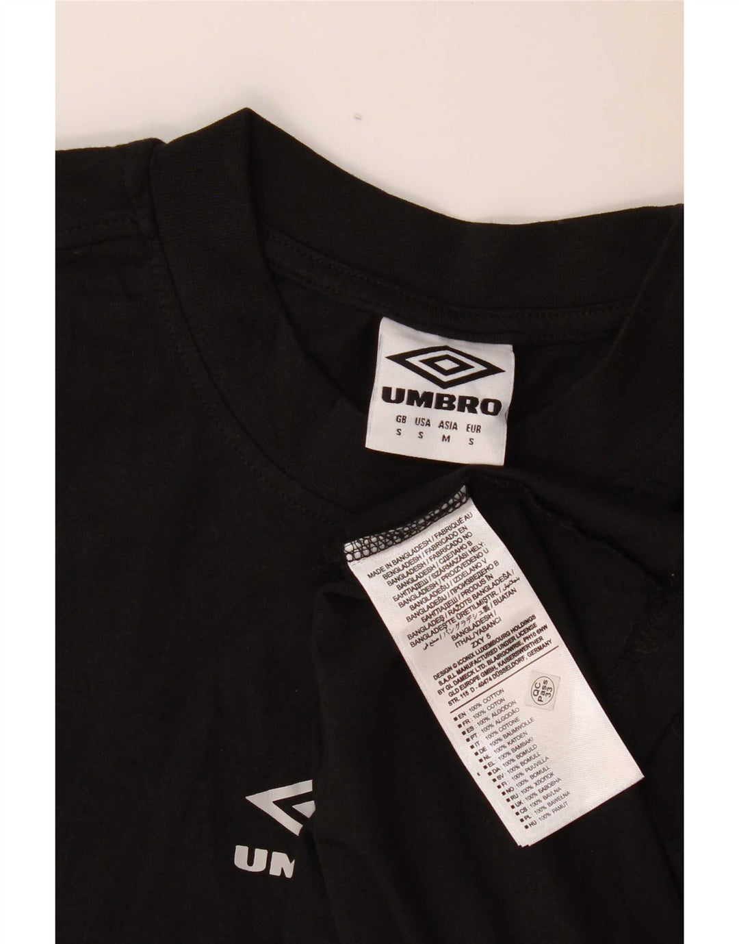 Camiseta masculina gráfica Umbro Top pequeno algodão preto