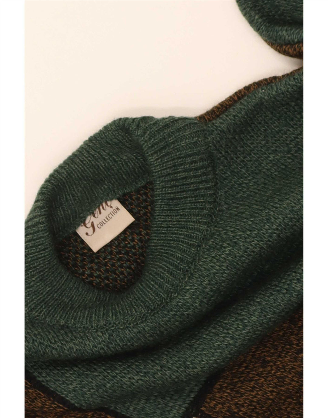 Suéter vintage masculino com gola tartaruga e bloco colorido verde médio