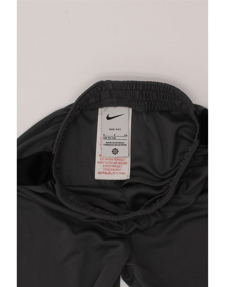 Shorts esportivos Nike Boys Dri Fit 8-9 anos pequeno cinza colorblock poliéster