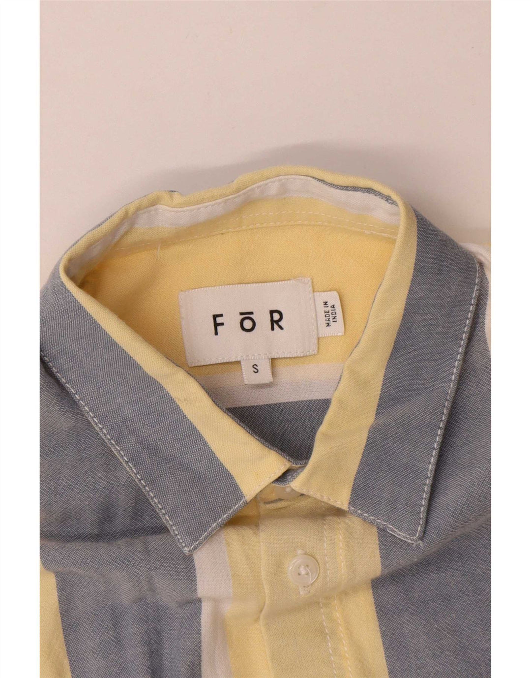 Camisa masculina vintage de manga curta pequena listrada amarela