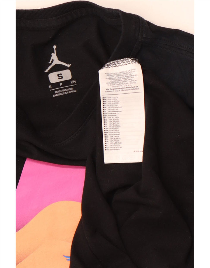 Camiseta masculina NIKE com estampa gráfica pequena de algodão colorido preto