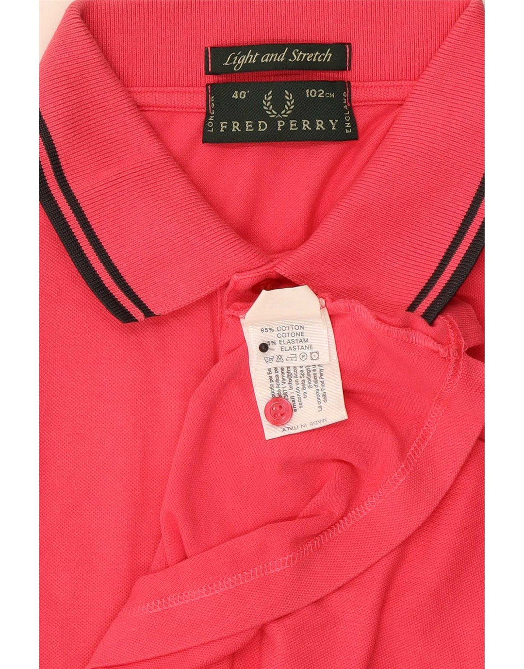Camisa polo masculina leve e elástica Fred Perry de algodão rosa médio