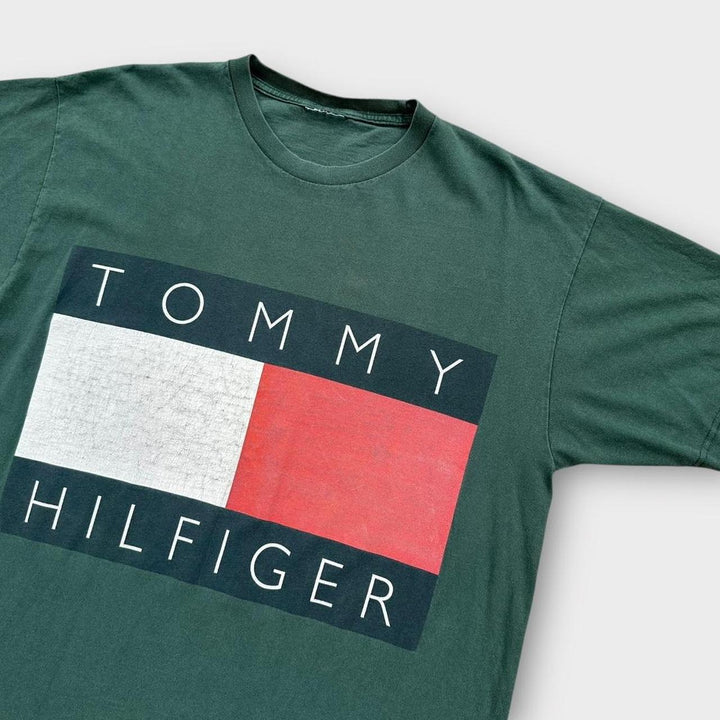 Camiseta vintage Tommy Hilfiger - média