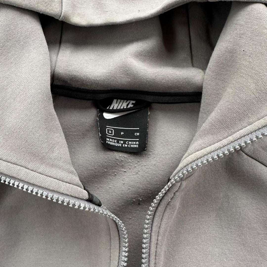 Moletom com capuz Nike Tech Style - pequeno