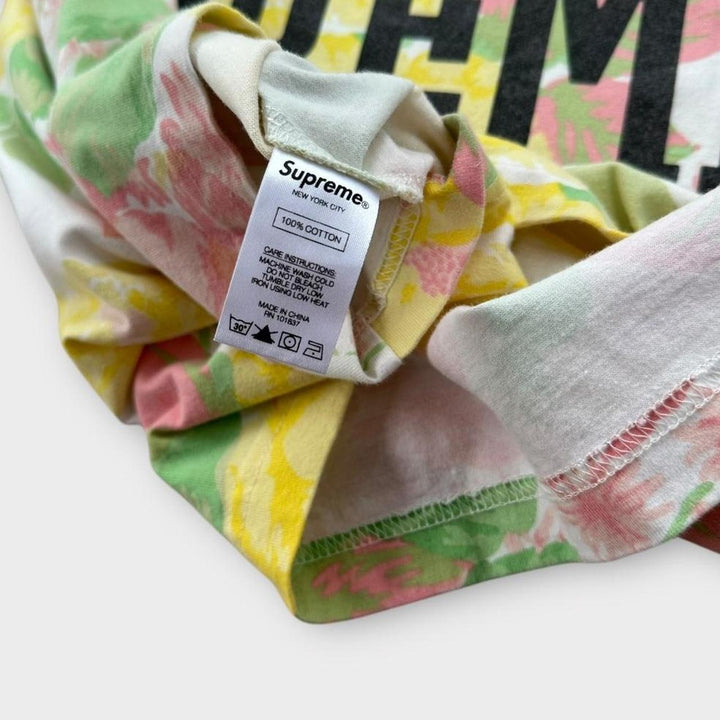 Camiseta gráfica Supreme Flowers - grande