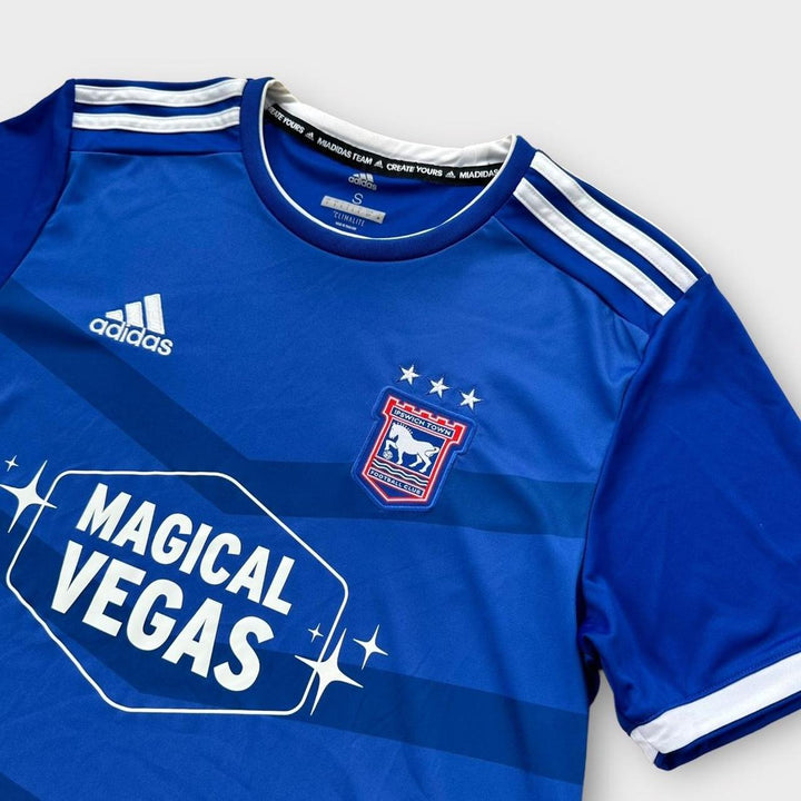 Camisa de futebol Ipswich Town Adidas - Pequena