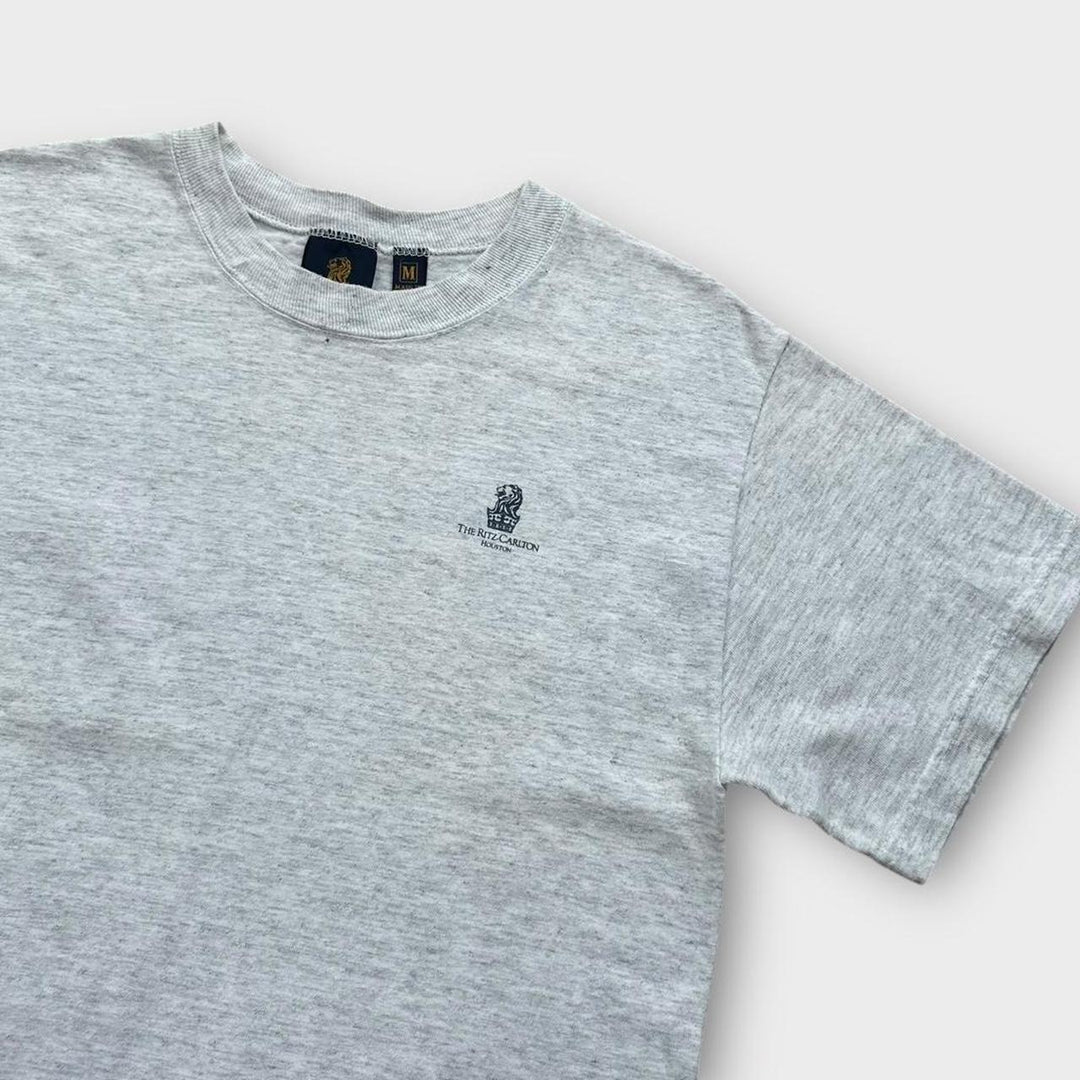 Camiseta gráfica vintage The Ritz Carlton - média