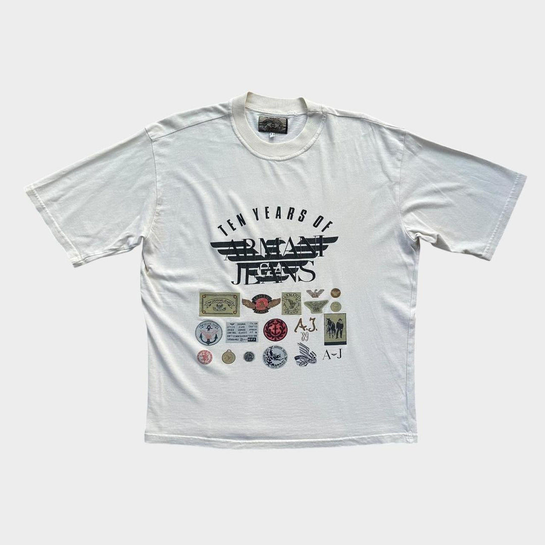 Camiseta vintage Armani jeans com estampa - média