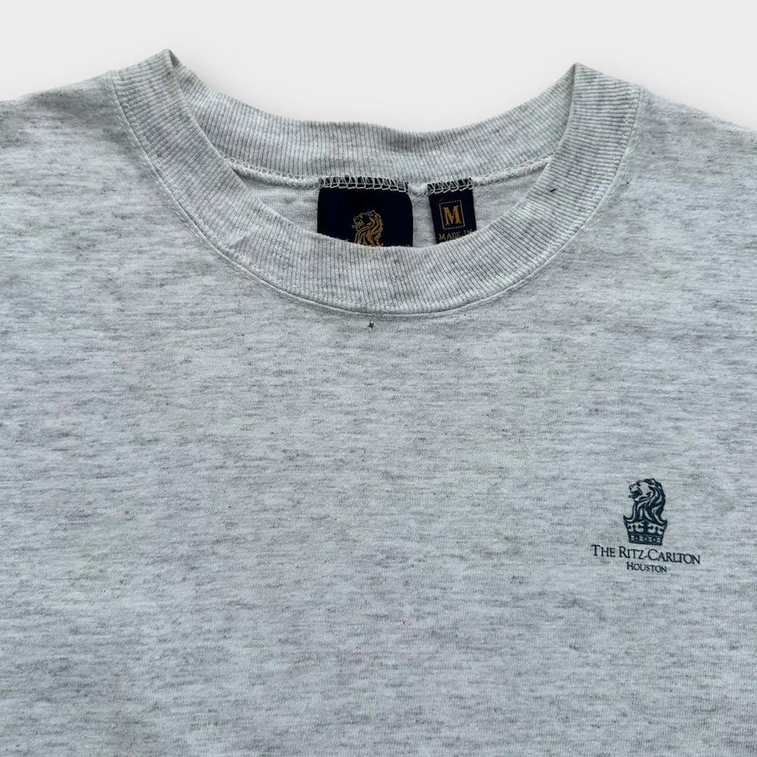 Camiseta gráfica vintage The Ritz Carlton - média