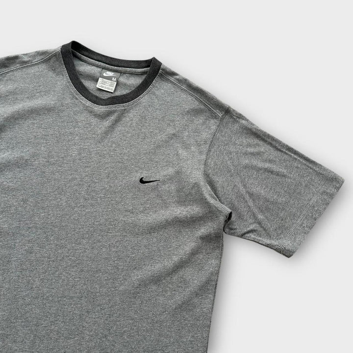 Camiseta Nike vintage - média