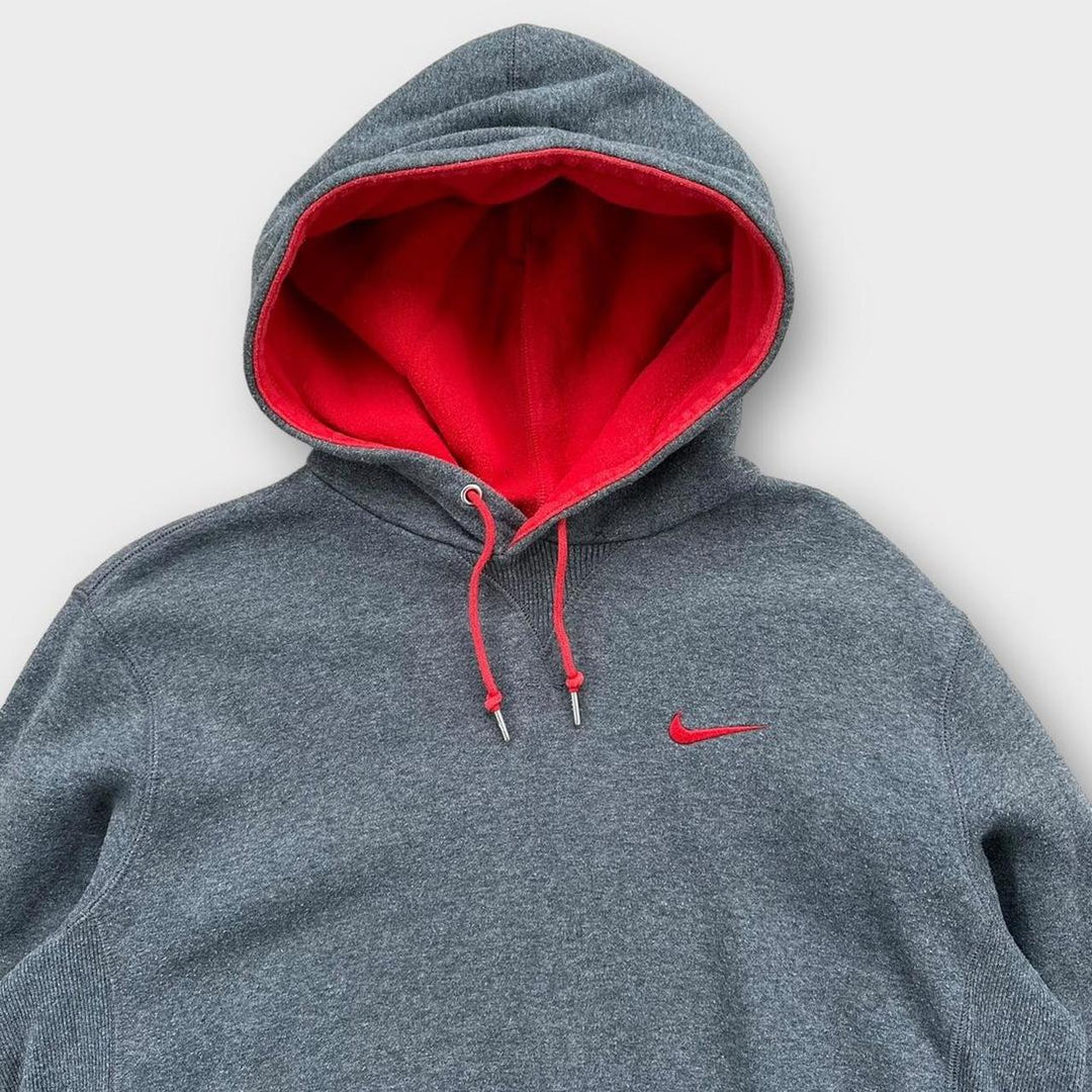 Moletom com capuz Nike swoosh em cinza - médio