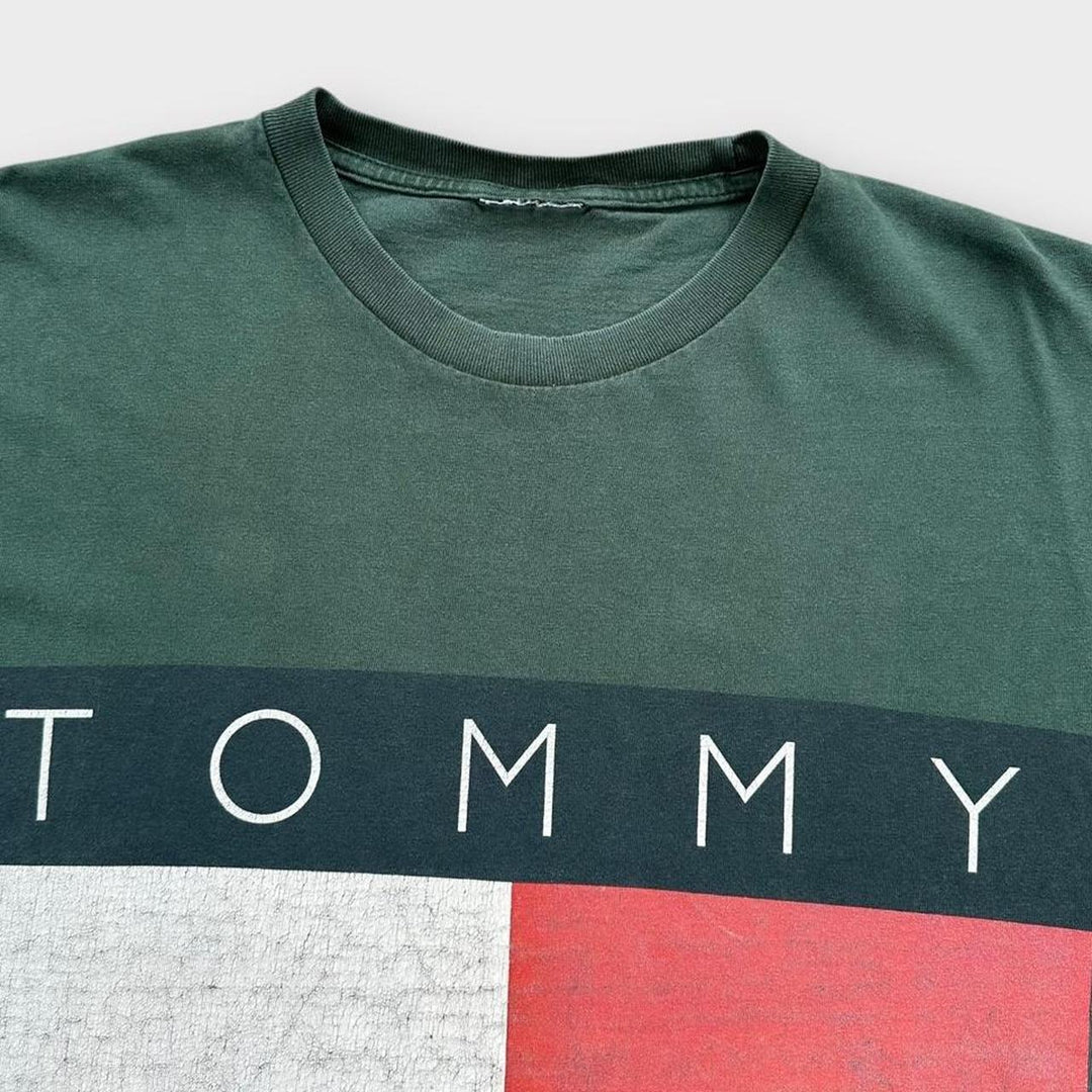Camiseta vintage Tommy Hilfiger - média