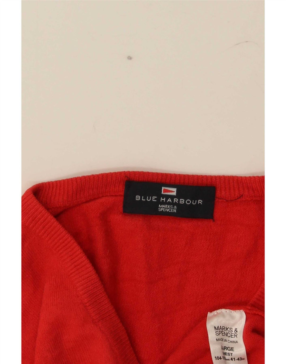Suéter masculino Marks & Spencer Blue Harbor com decote em V grande acrílico vermelho
