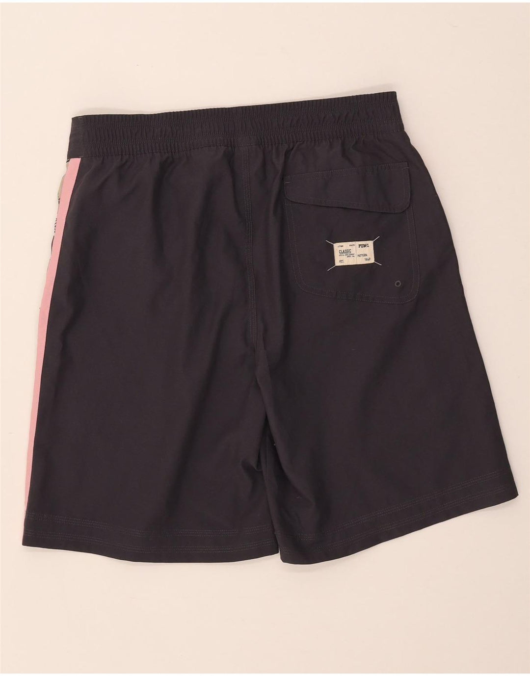 Shorts esportivos gráficos masculinos Puma cinza médio