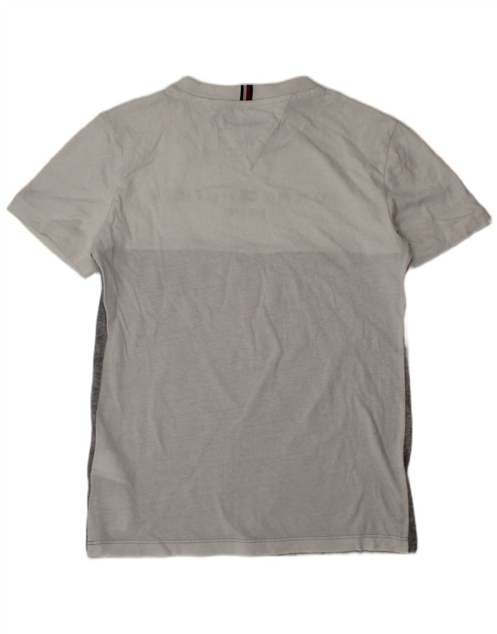 TOMMY HILFIGER Camiseta gráfica masculina 9-10 anos cinza algodão colorblock
