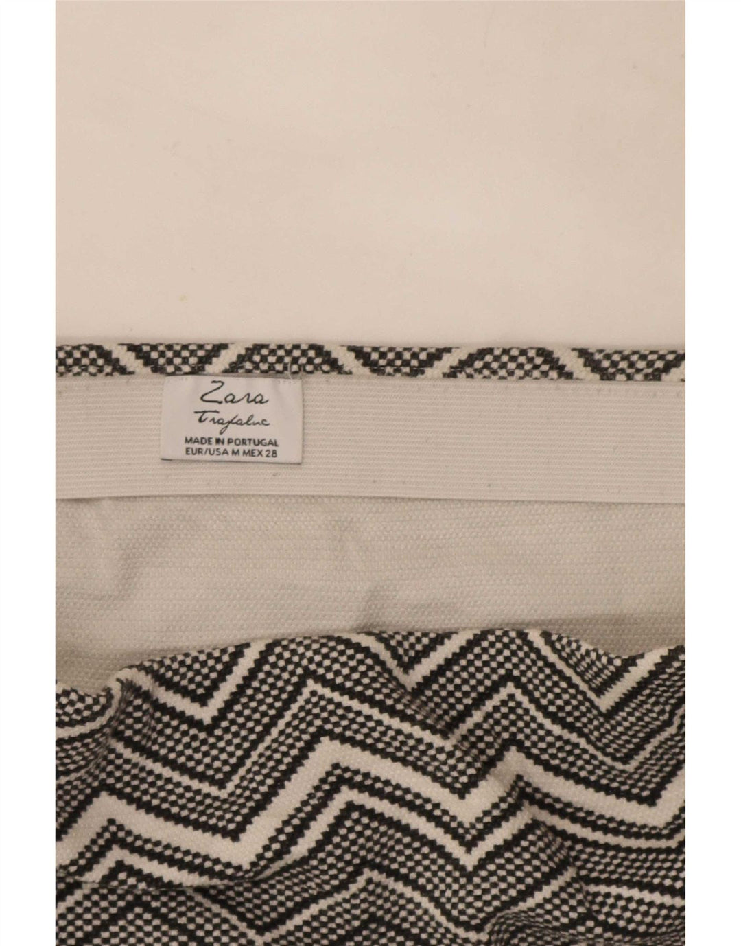 Mini saia Trafaluc feminina Zara médio W28 cinza Chevron