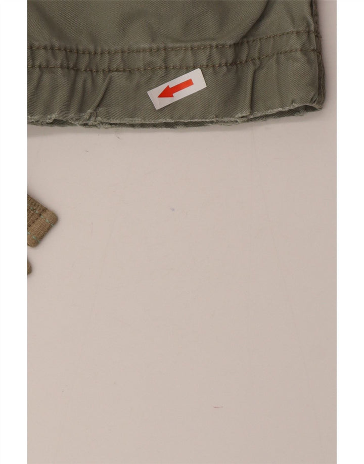 Bermuda masculina Celio Graphic Cargo W32 verde médio