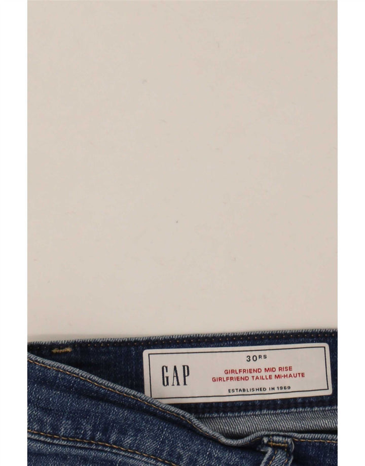 Jeans feminino Gap Girlfriend desgastado cintura média slim W30 L27 azul