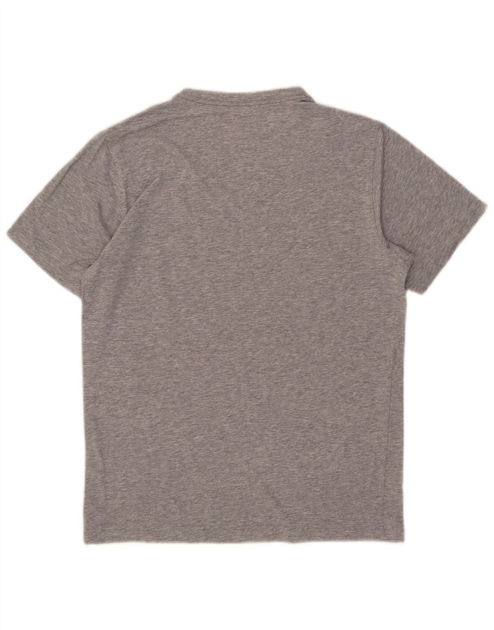Camiseta gráfica masculina New Balance pequena cinza