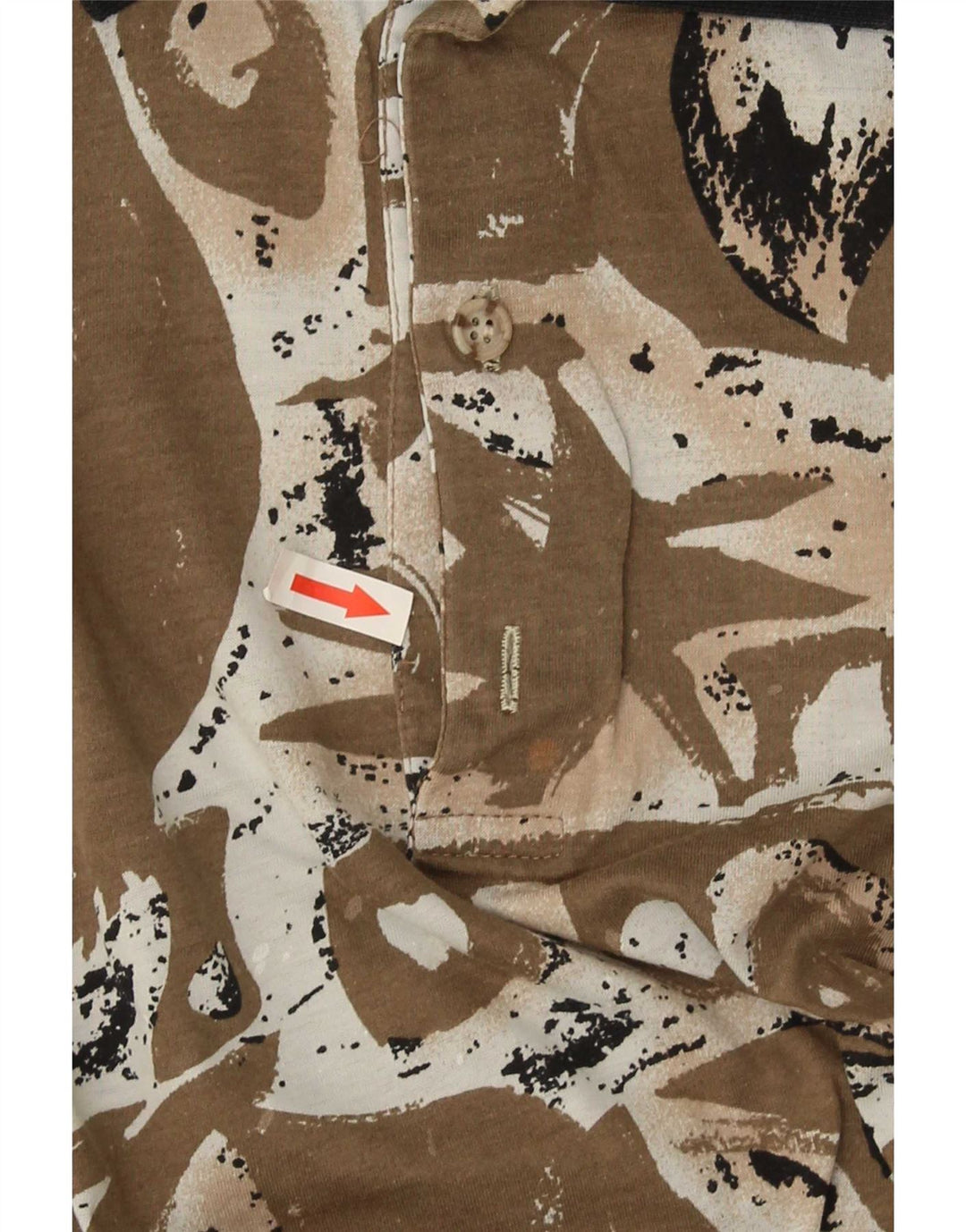 Camisa polo masculina vintage com padrão abstrato grande marrom manchada