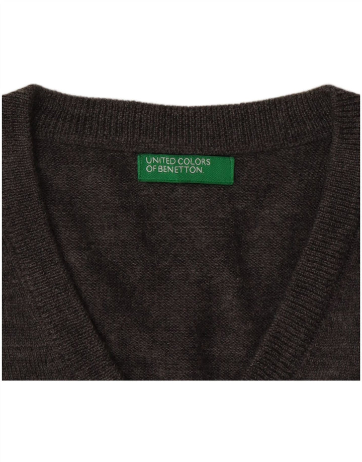 Suéter masculino BENETTON com decote em V grande cinza