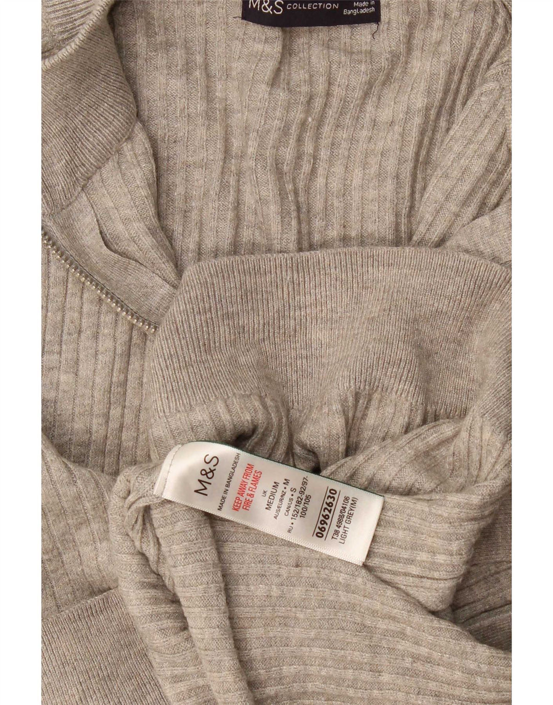 Suéter masculino Marks & Spencer com zíper e gola em viscose cinza médio