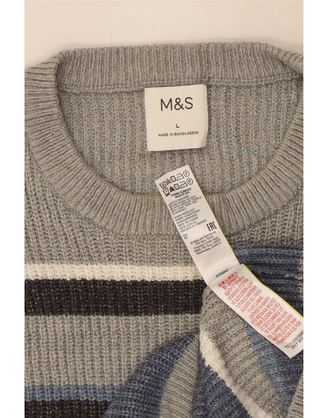 Suéter masculino Marks & Spencer com gola redonda, grande poliéster listrado cinza