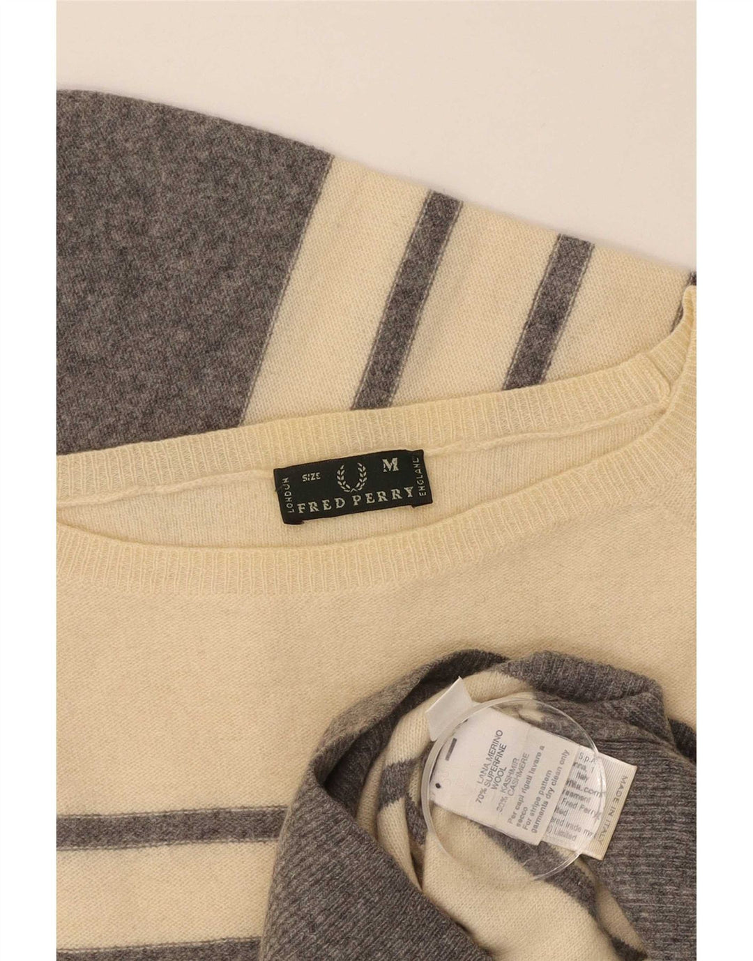Suéter feminino Fred Perry com gola canoa e lã listrada bege médio Reino Unido 12