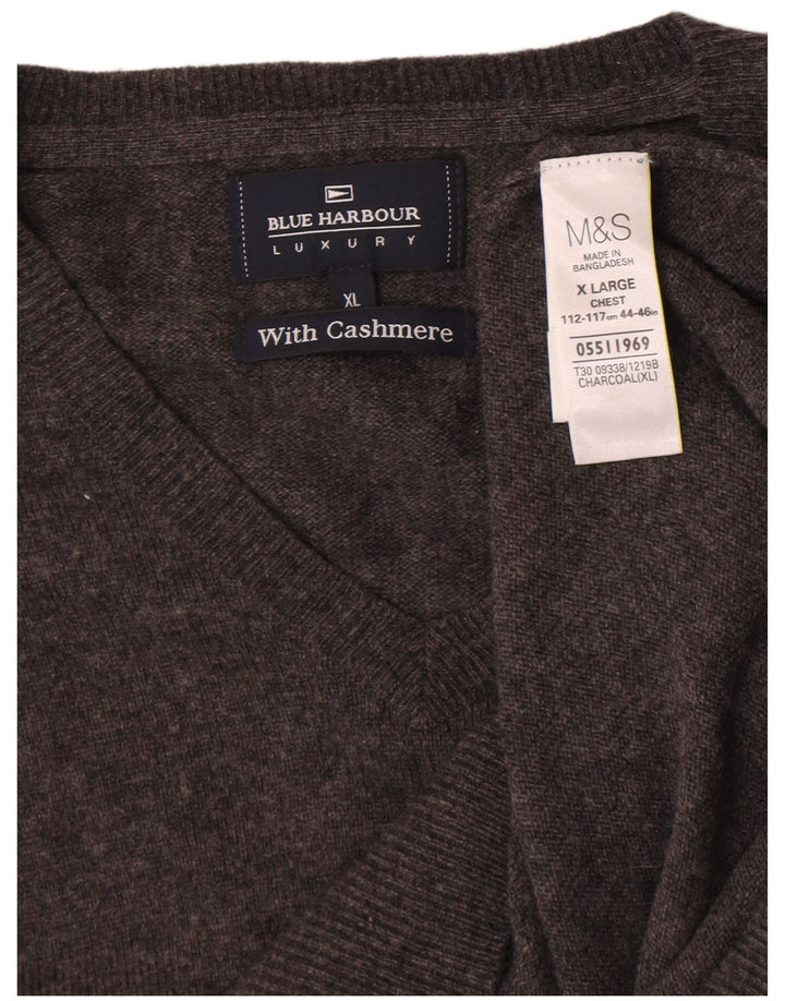 Suéter masculino Marks & Spencer Blue Harbor com decote em V XL lã cinza