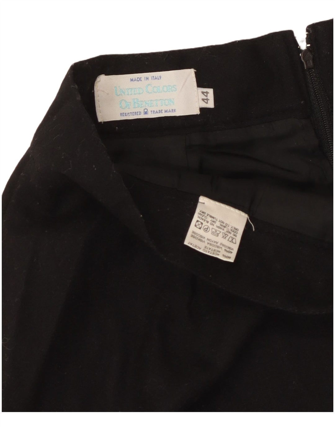 Saia lápis feminina Benetton IT 44 médio W28 acetato preto