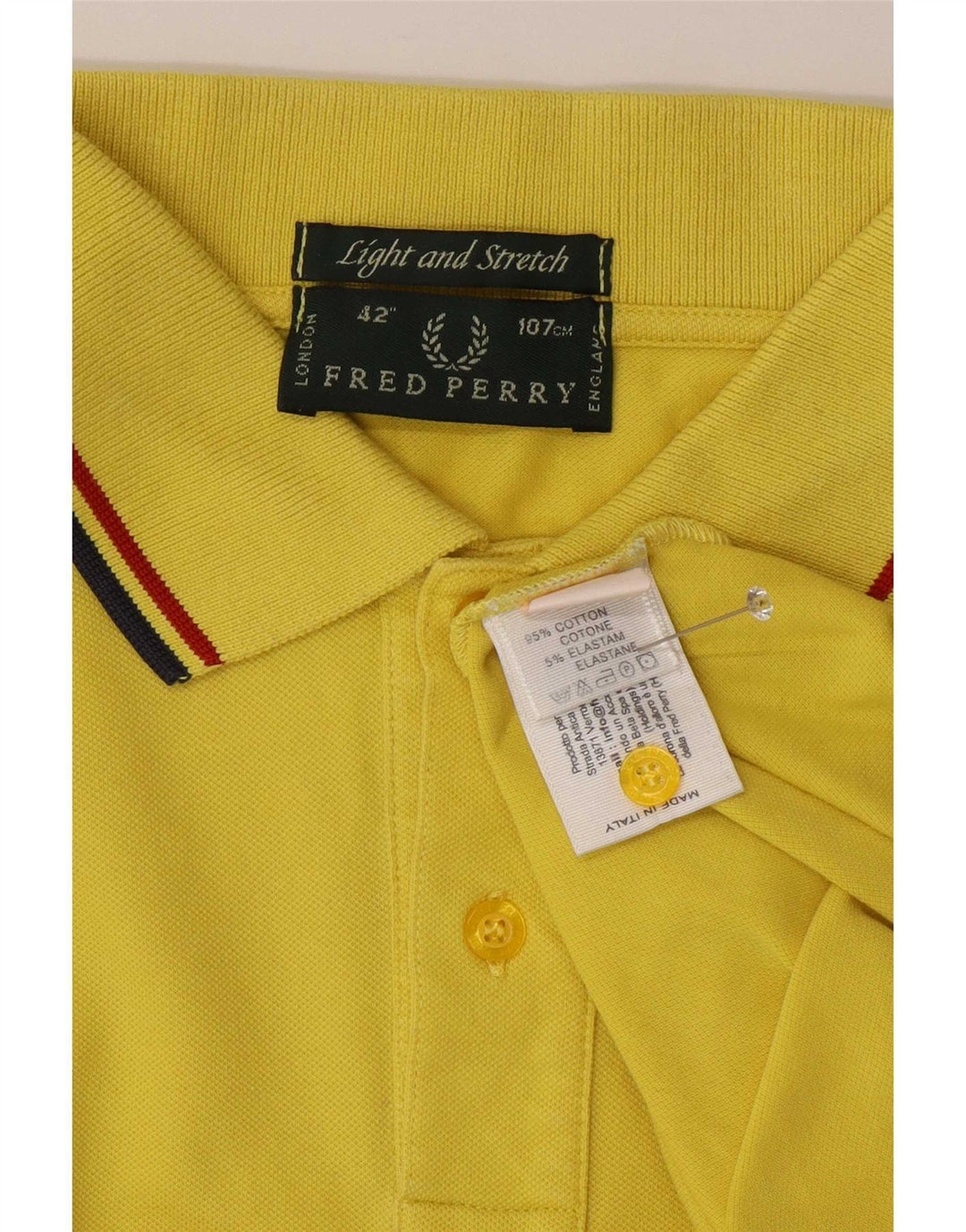 Camisa polo masculina Fred Perry de algodão listrado amarelo médio