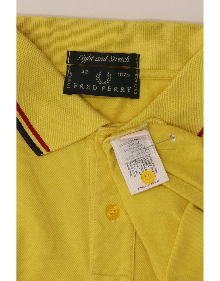 Camisa polo masculina Fred Perry de algodão listrado amarelo médio
