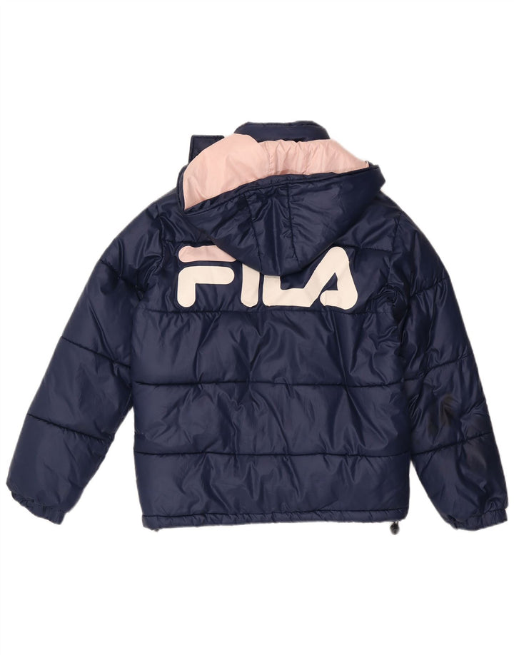 Jaqueta feminina Fila Oversized Graphic acolchoada UK 6 XS azul marinho poliéster