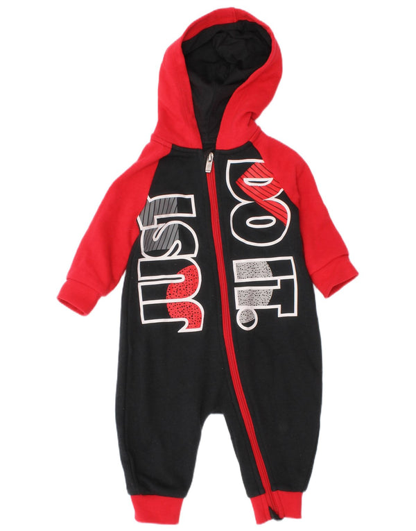 Macacão gráfico Nike para meninos de 3 a 6 meses, preto, algodão colorido