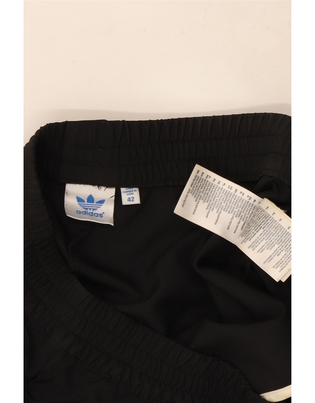 Shorts esportivos femininos Adidas IT 42 poliéster preto médio