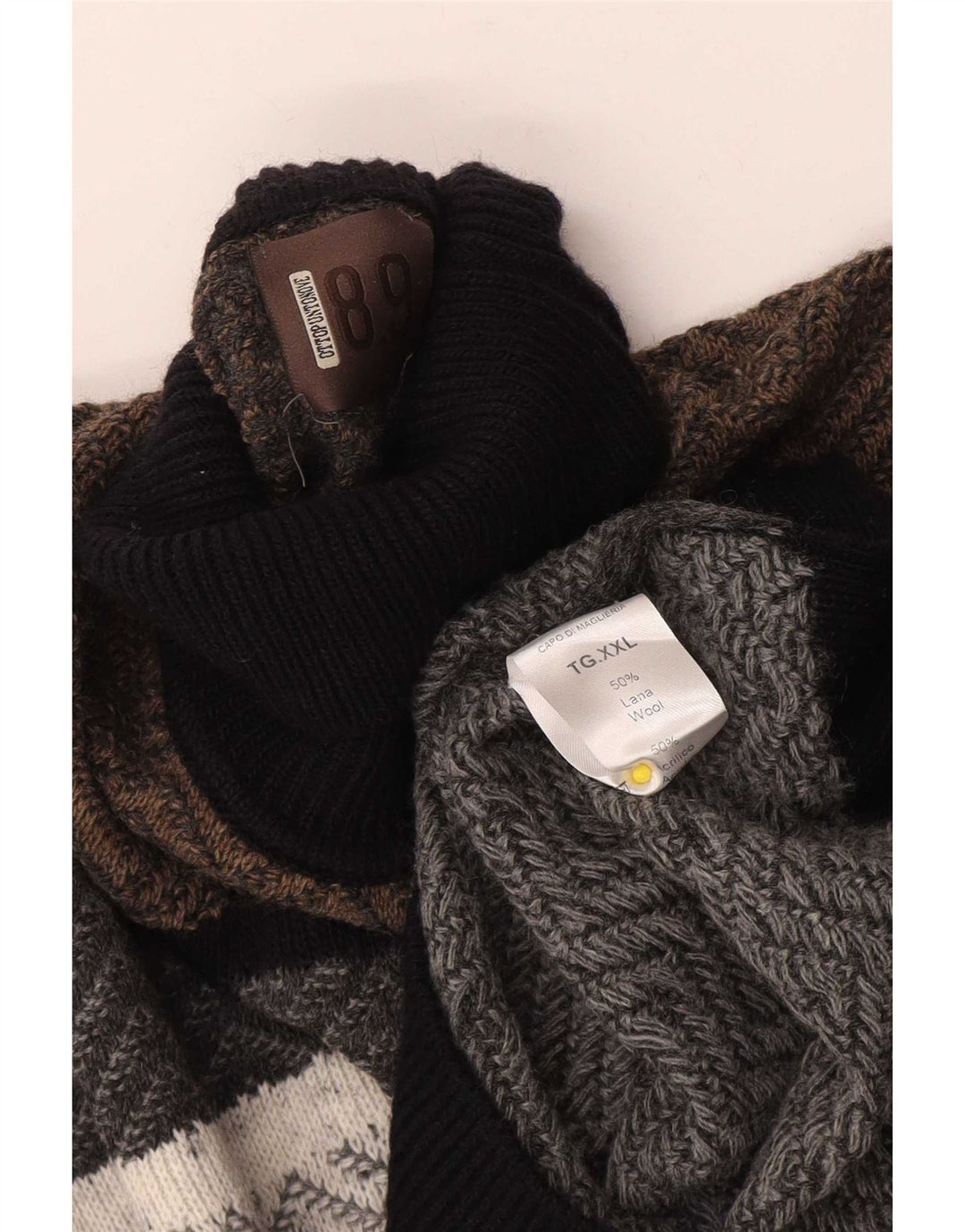 Suéter vintage masculino com gola redonda e lã grande cinza Chevron