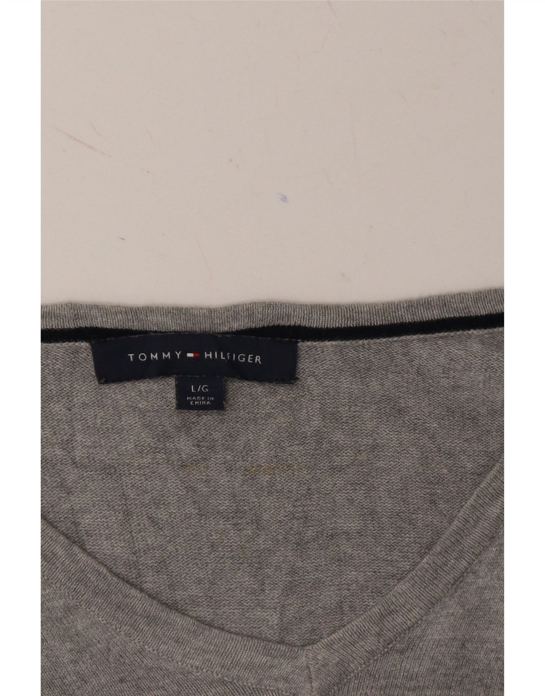 TOMMY HILFIGER Mens V-Neck Jumper Sweater Large Grey Colourblock Cotton Vintage Tommy Hilfiger and Second-Hand Tommy Hilfiger from Messina Hembry 
