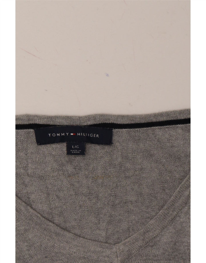 TOMMY HILFIGER Mens V-Neck Jumper Sweater Large Grey Colourblock Cotton Vintage Tommy Hilfiger and Second-Hand Tommy Hilfiger from Messina Hembry 